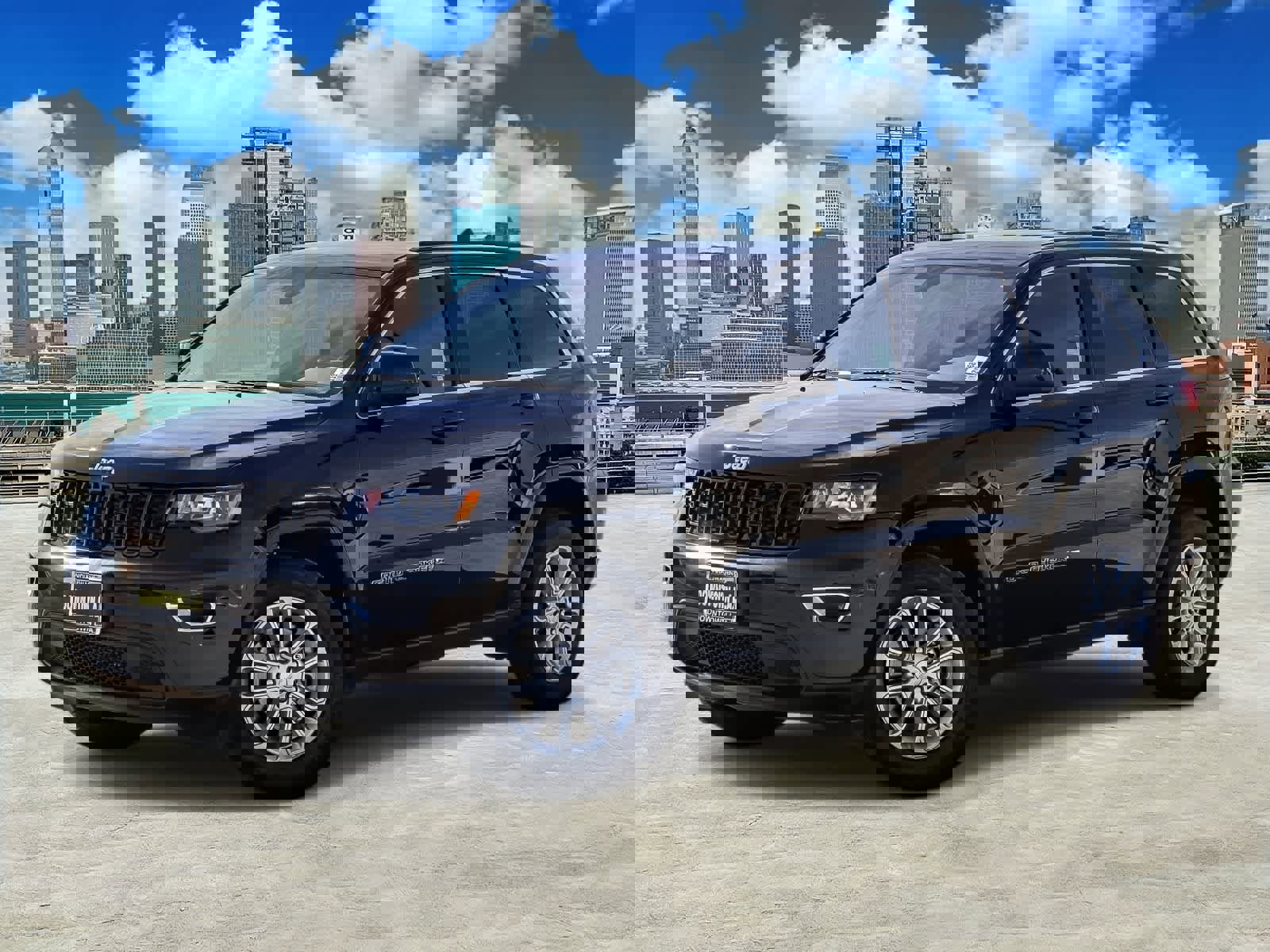 Used 2022 Jeep Grand Cherokee Laredo X image 1