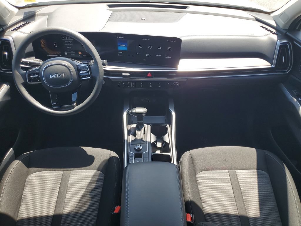 Used 2025 Kia Sorento LX FWD image 25