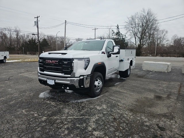 New 2025 GMC Sierra 3500 Pro w/ Convenience Package