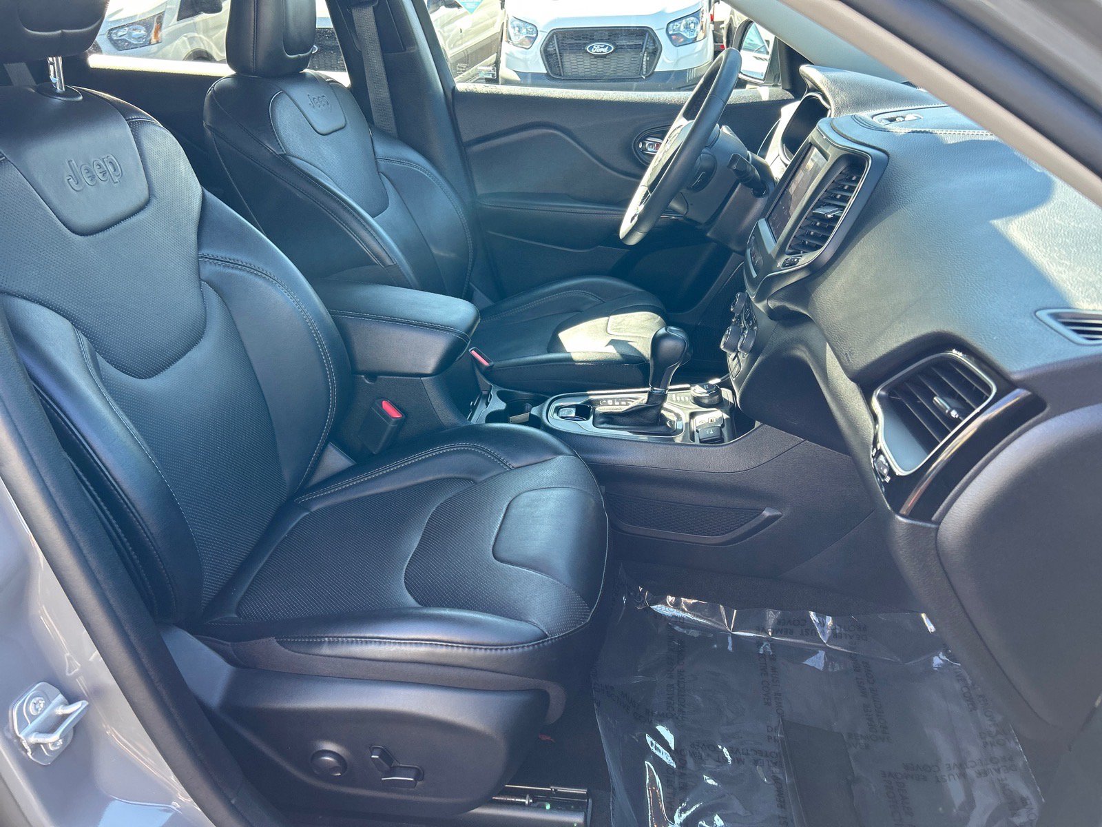 Used 2023 Jeep Cherokee Altitude Lux w/ Mopar Interior Package AWD/4WD image 18