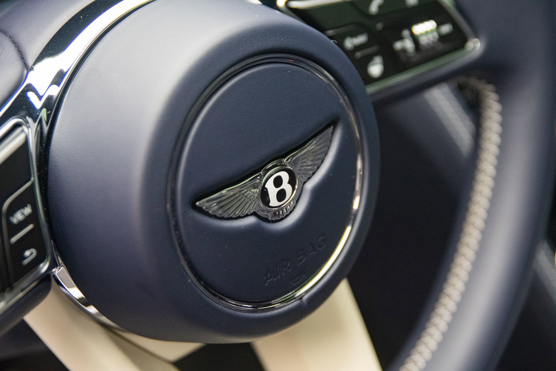 Used 2024 Bentley Flying Spur S V8 AWD/4WD image 17