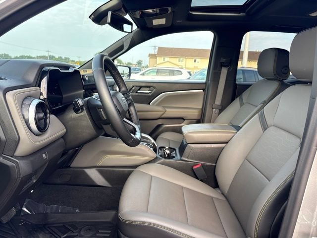 Used 2026 Chevrolet Colorado ZR2 w/ Technology Package AWD/4WD image 12