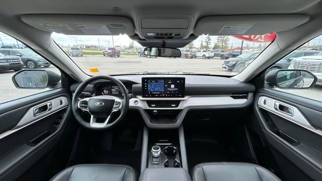 Used 2025 Ford Explorer Active w/ Active Comfort Package AWD/4WD image 12