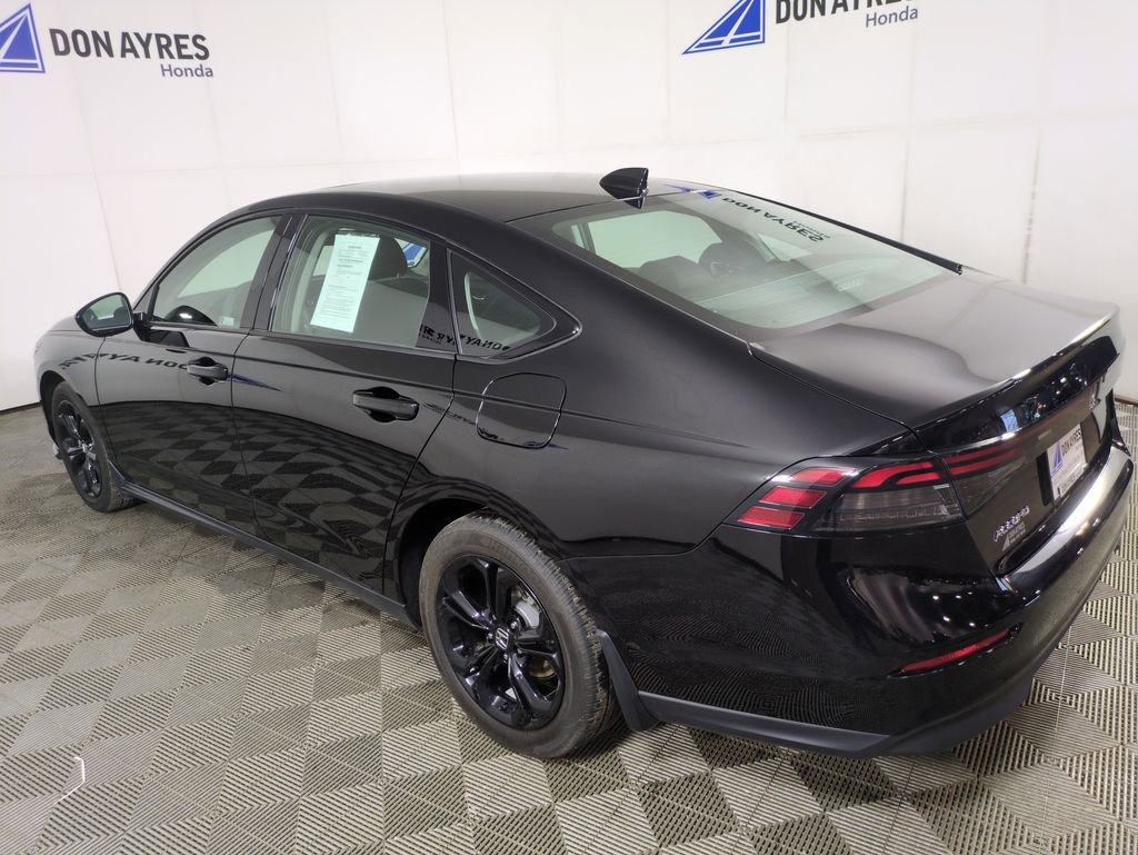 Certified 2025 Honda Accord SE image 10
