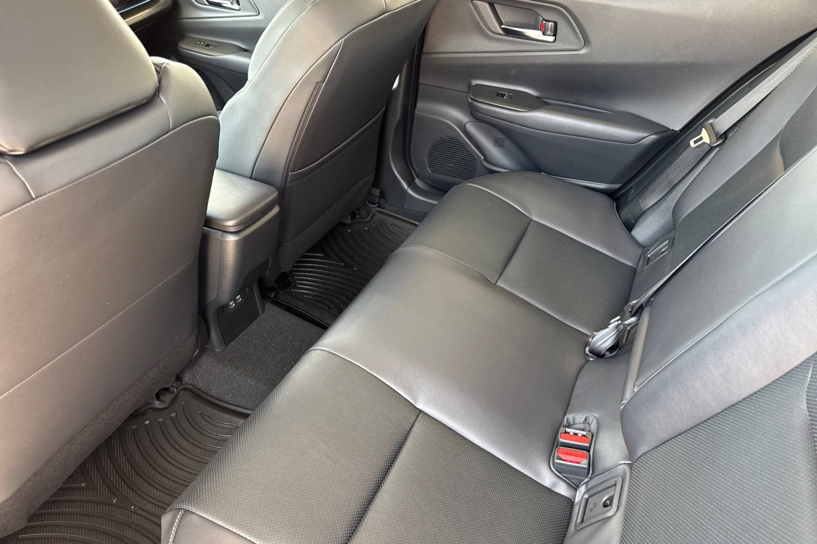 New 2027 Toyota Prius FWD image 13