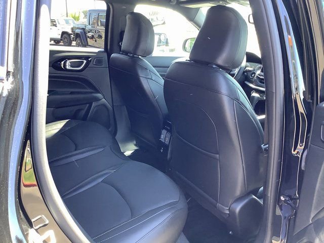 Used 2023 Jeep Compass High Altitude w/ Driver Assist Group I image 34