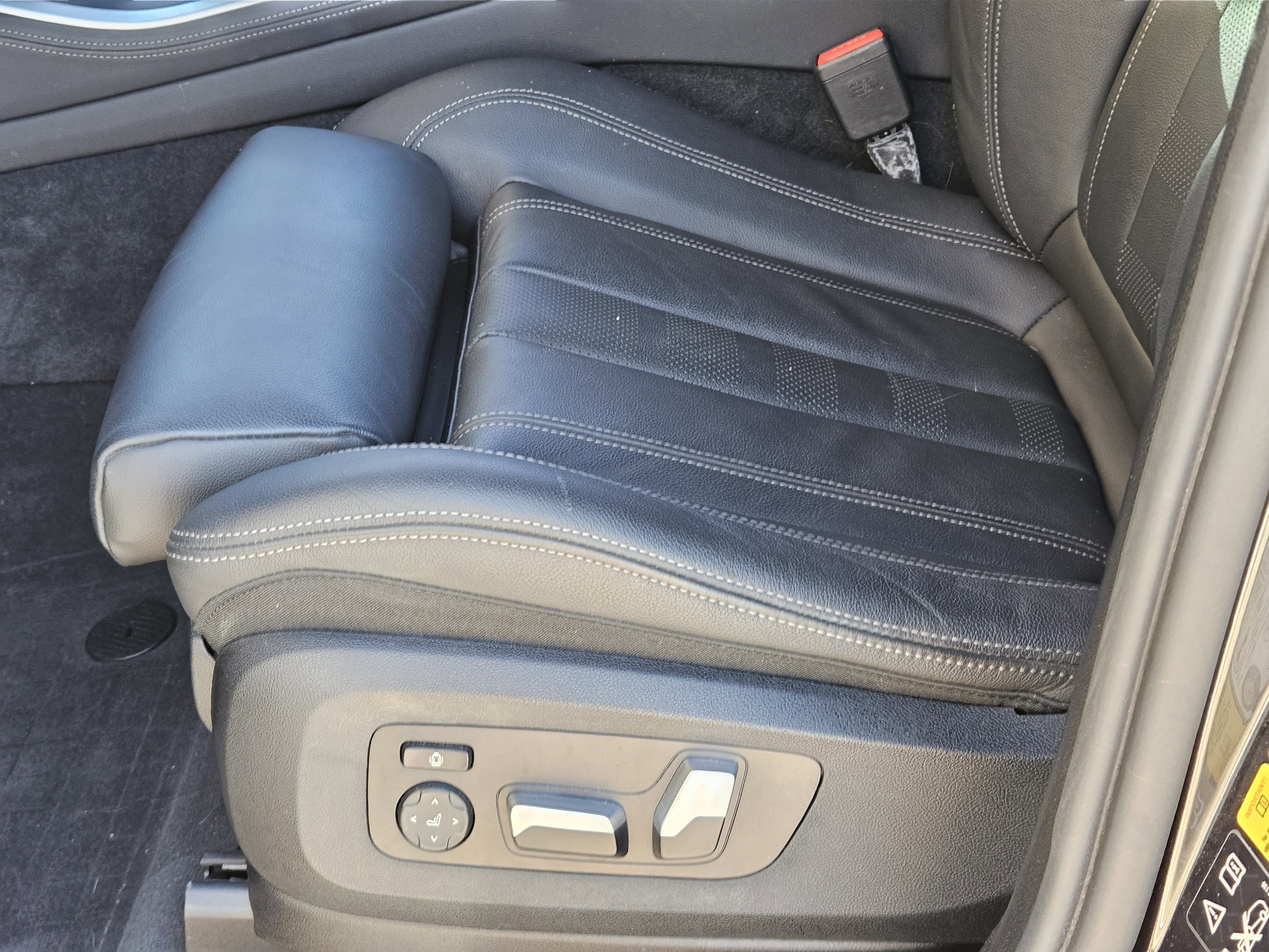 Used 2022 BMW X5 xDrive40i w/ Premium Package image 26