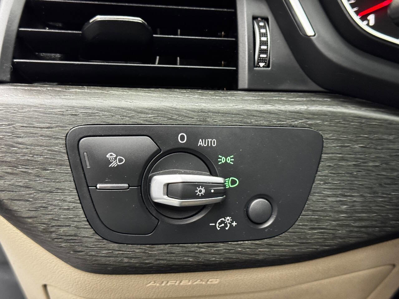 Used 2019 Audi A4 2.0T Premium image 29