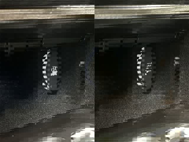 Used 2020 Chrysler 300 Touring w/ Sport Appearance Package image 25