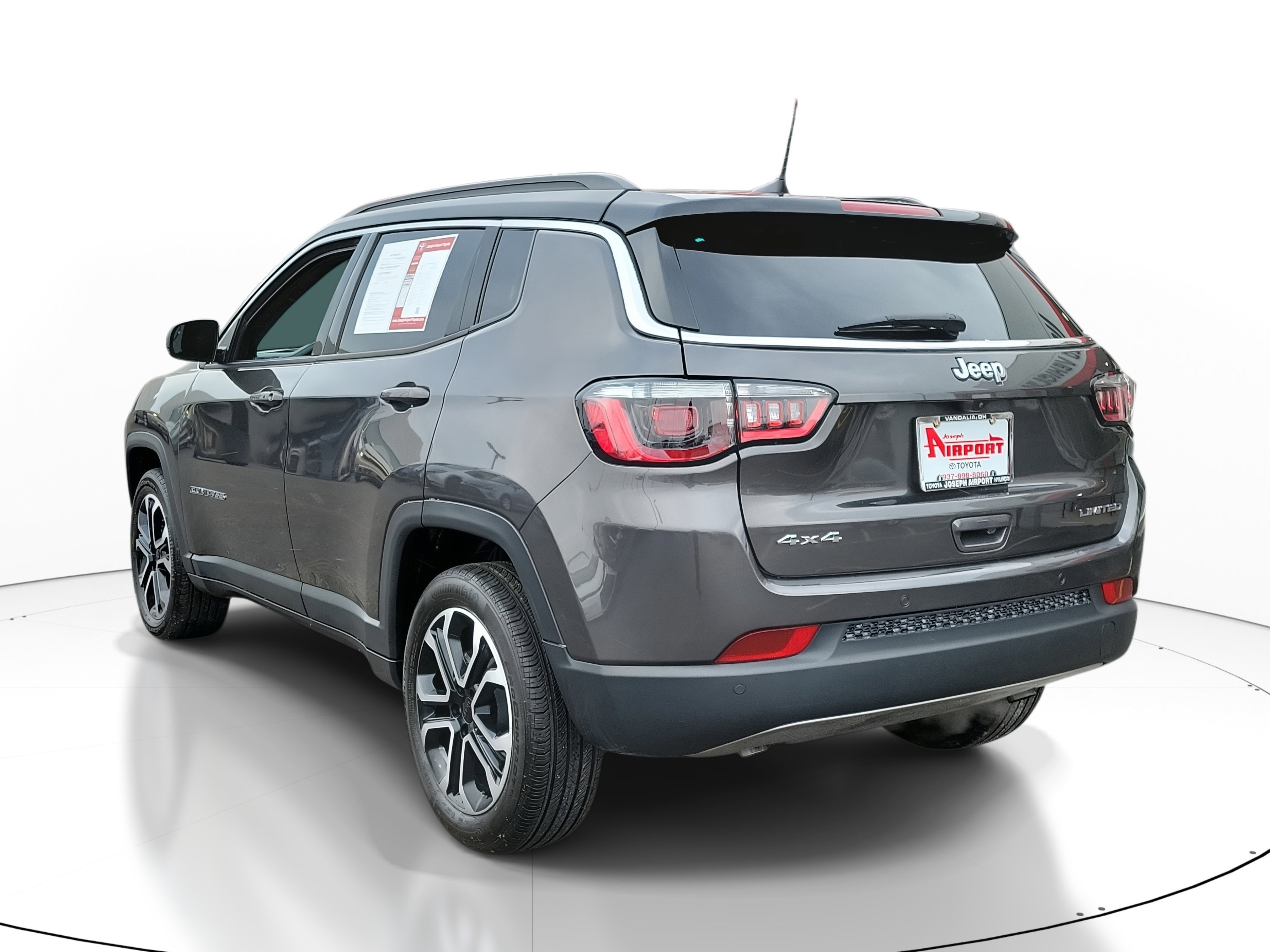 Used 2024 Jeep Compass Limited image 3