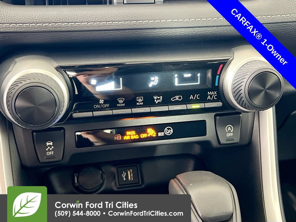Used 2025 Toyota RAV4 LE AWD/4WD image 9