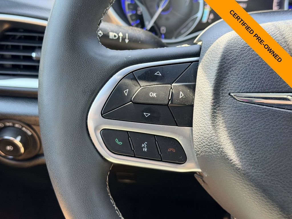 Certified 2025 Chrysler Pacifica Select FWD image 23