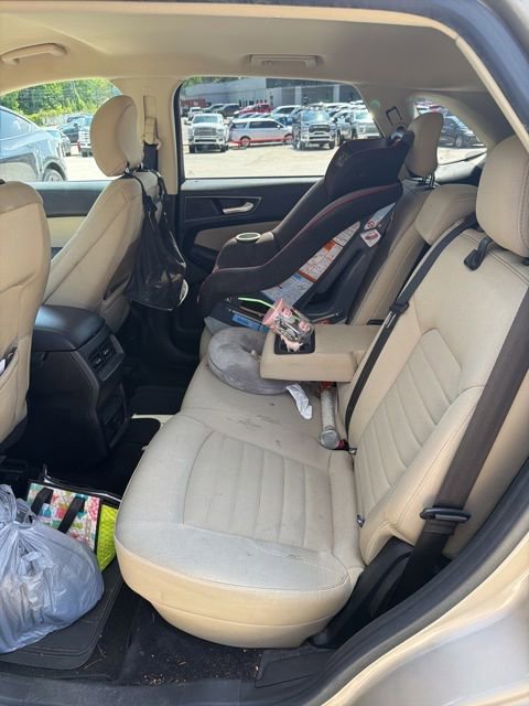 Used 2017 Ford Edge SE FWD image 15