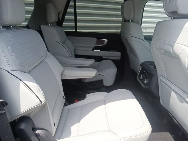 New 2026 Ford Expedition Platinum image 37