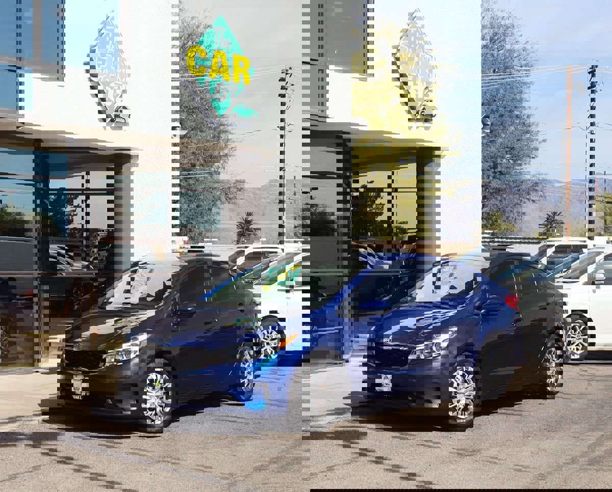 Used 2018 Kia Forte LX FWD image 2