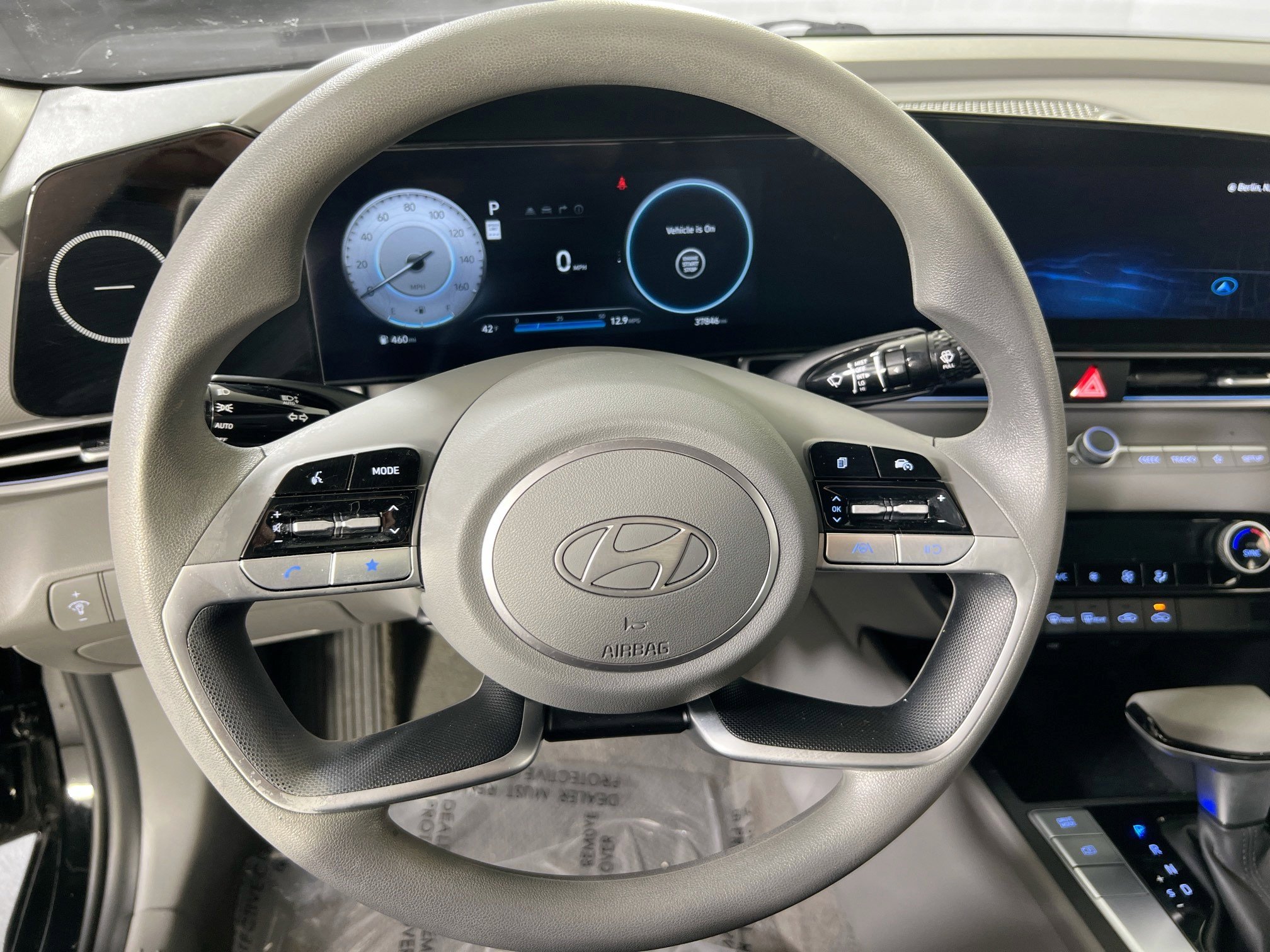 Used 2024 Hyundai Elantra SEL image 11