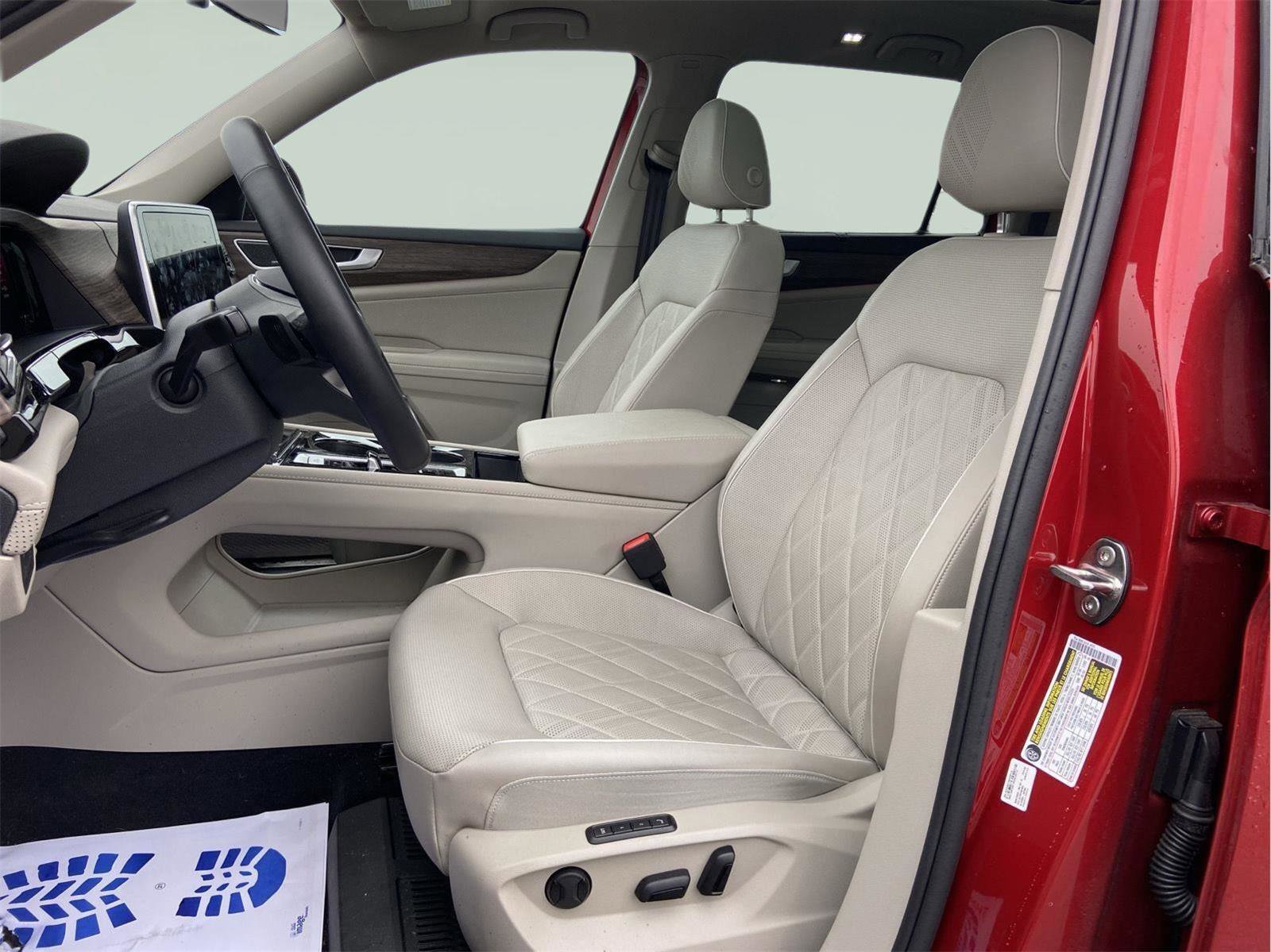 Used 2025 Volkswagen Atlas SEL Premium R-Line AWD/4WD image 25