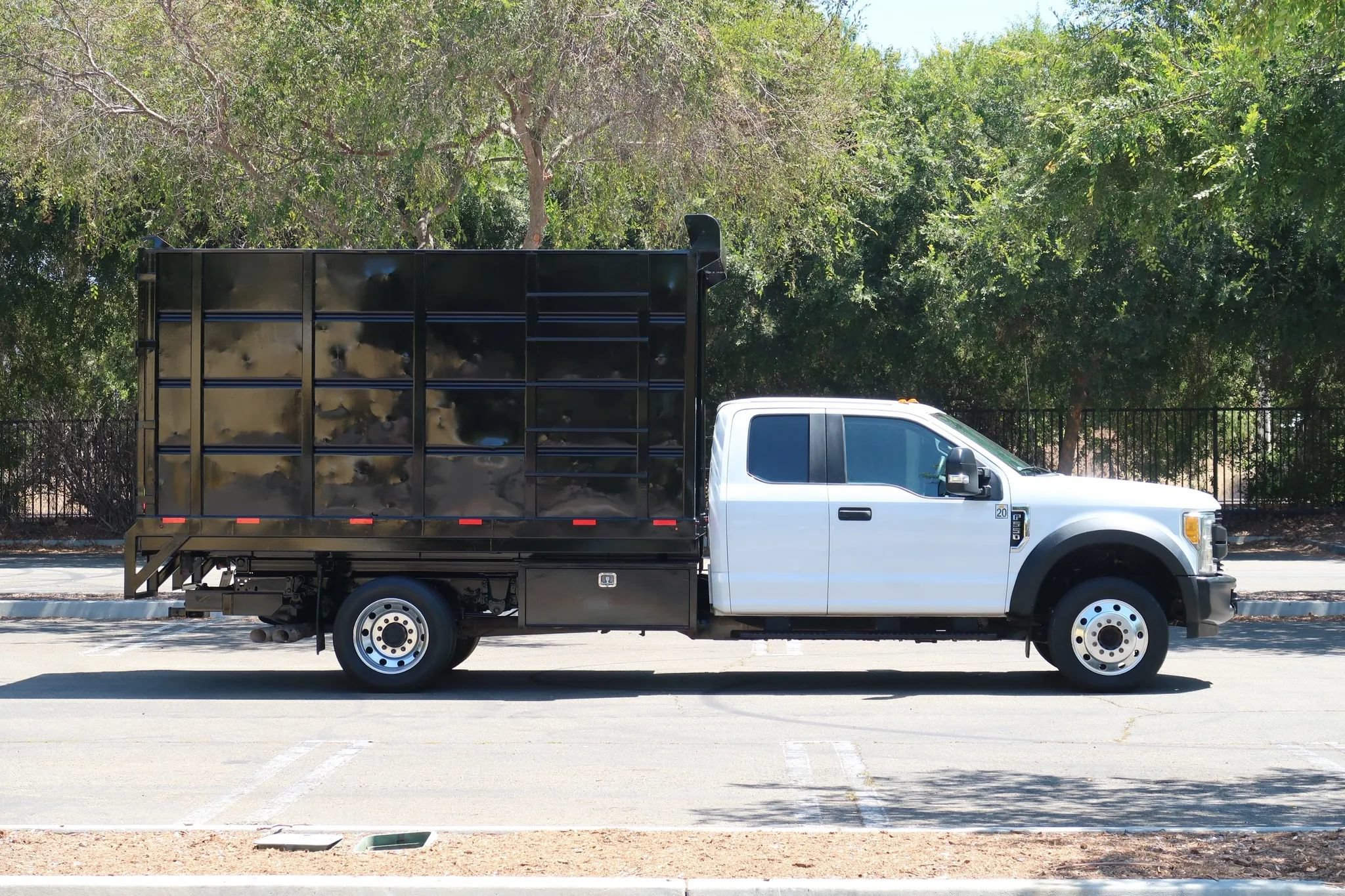 Used 2017 Ford F550 2WD SuperCab Super Duty image 22