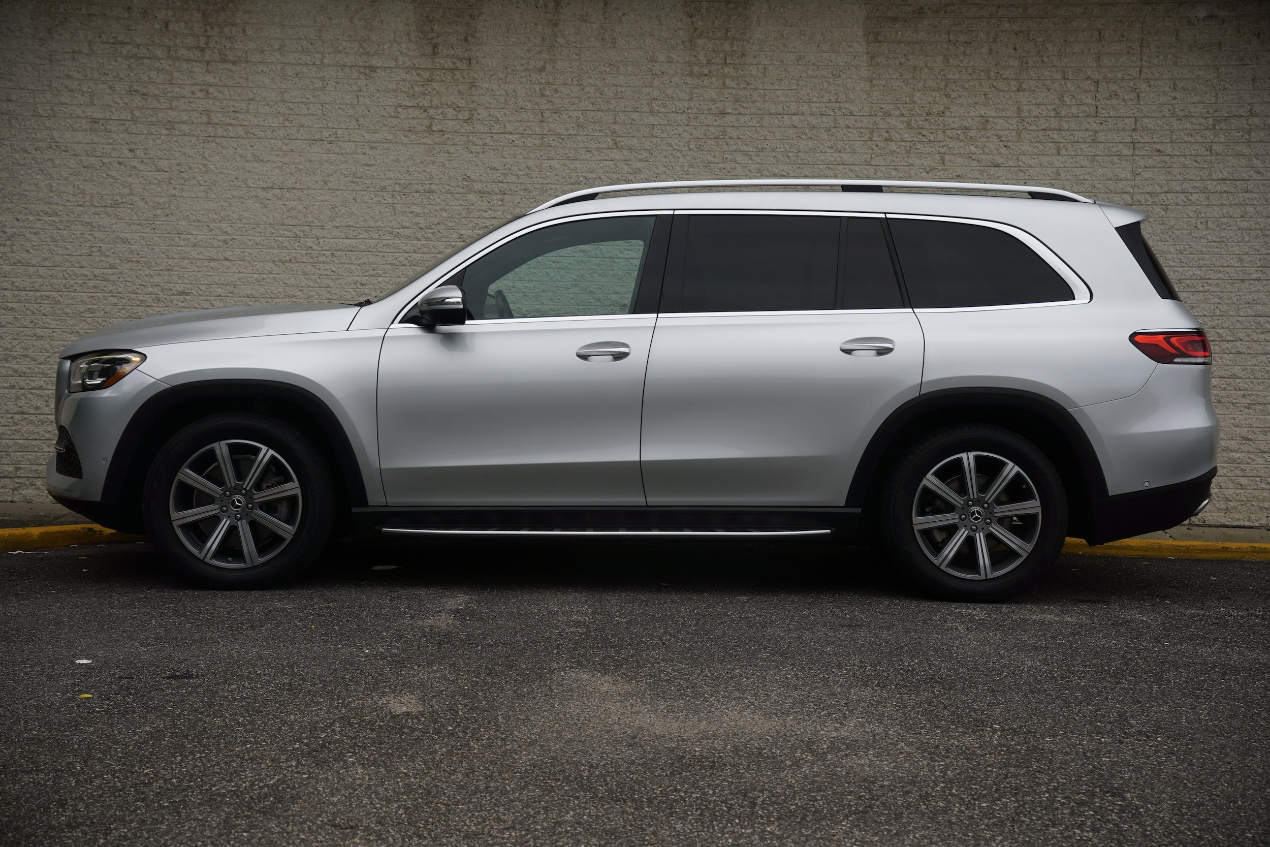 Used 2020 Mercedes-Benz GLS 450 4MATIC image 4
