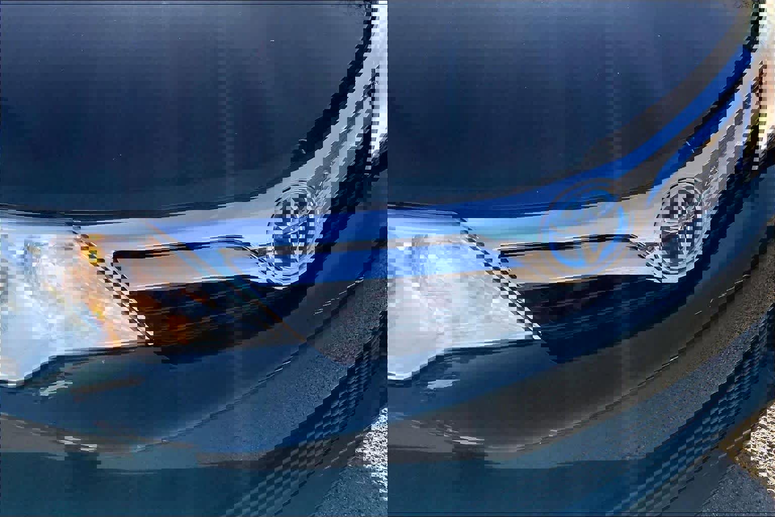 Used 2012 Toyota Camry LE image 27