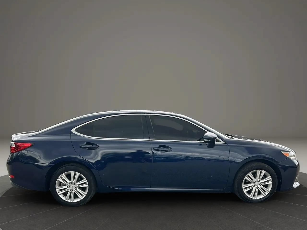 Used 2014 Lexus ES 350 w/ Premium Package FWD image 6