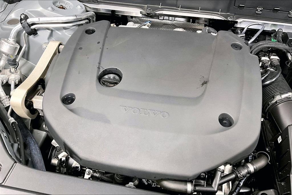 Used 2024 Volvo XC90 B6 Plus image 31