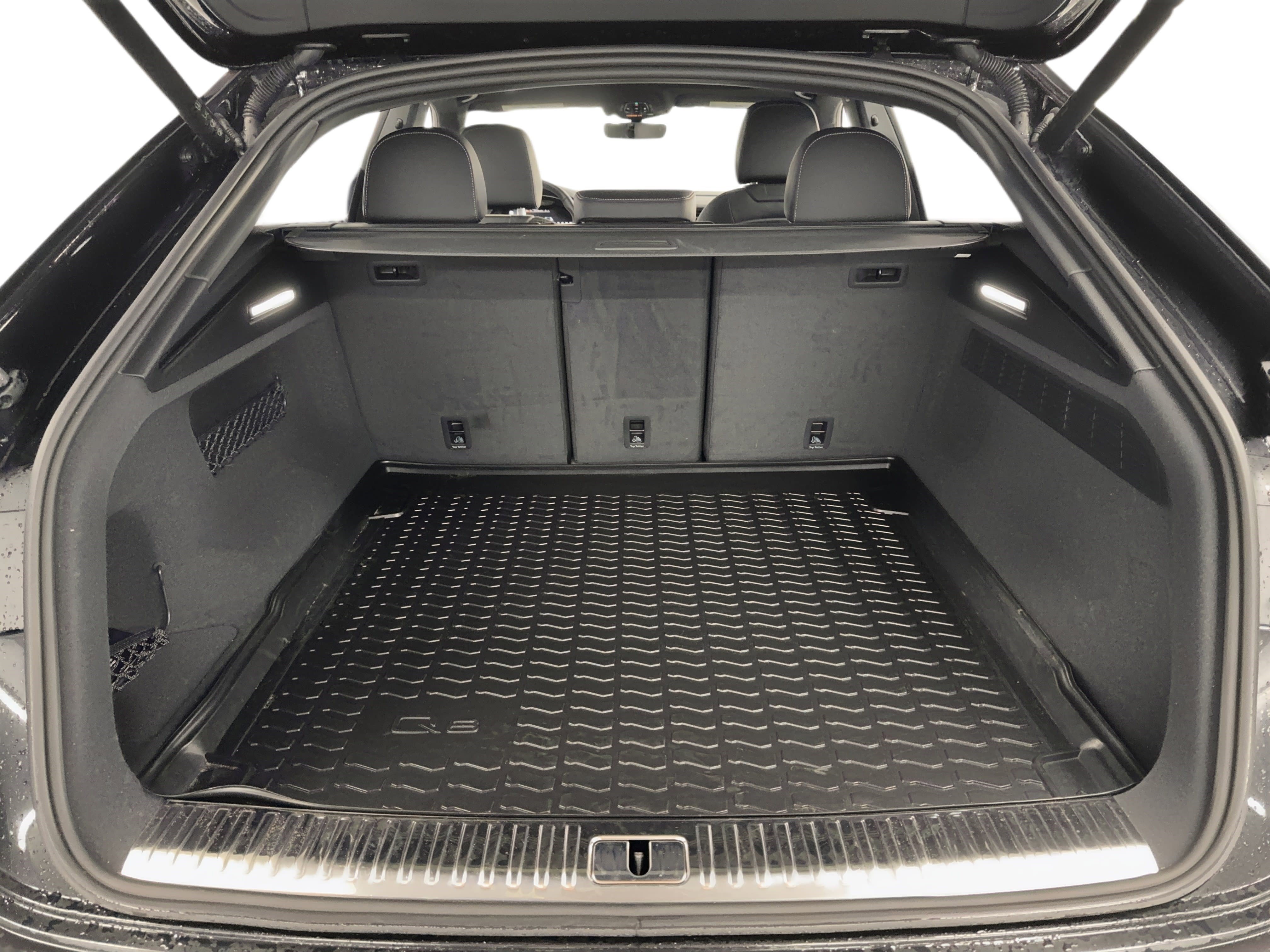 Used 2025 Audi Q8 Premium Plus image 13