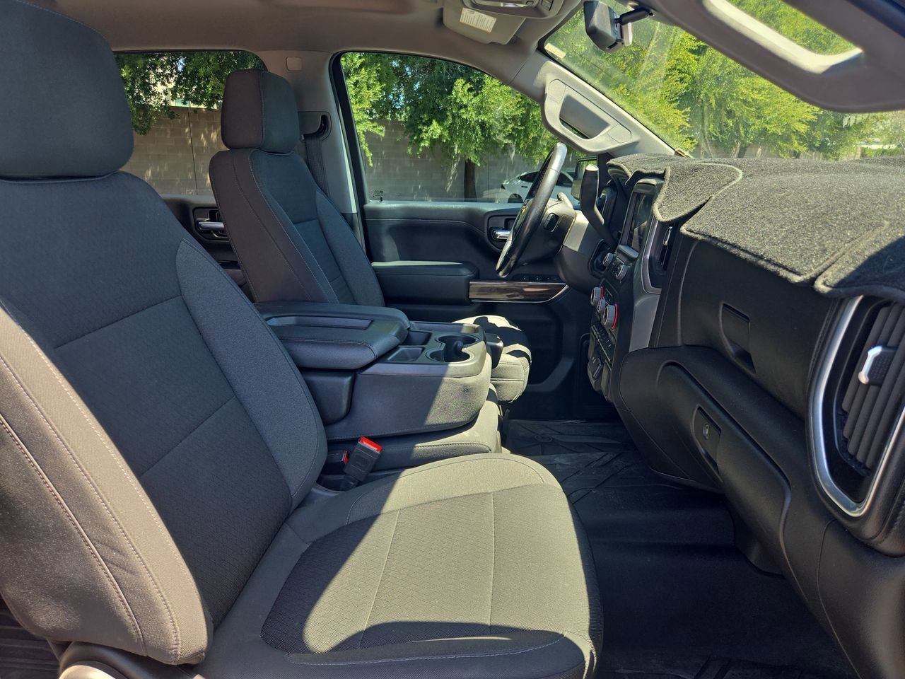 Used 2022 Chevrolet Silverado 1500 LT RWD image 10