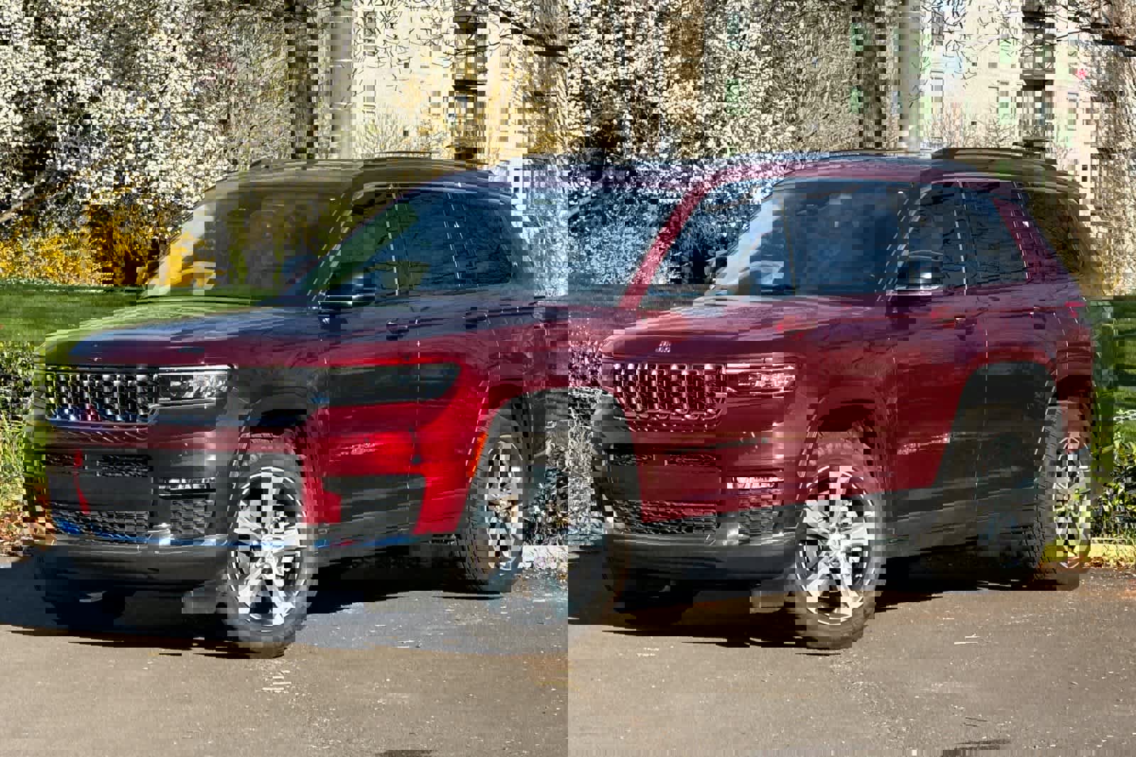 Used 2021 Jeep Grand Cherokee L Limited image 1