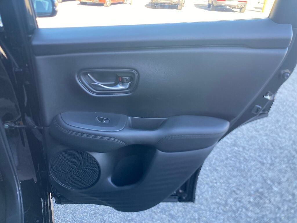 Used 2024 Honda HR-V LX image 18