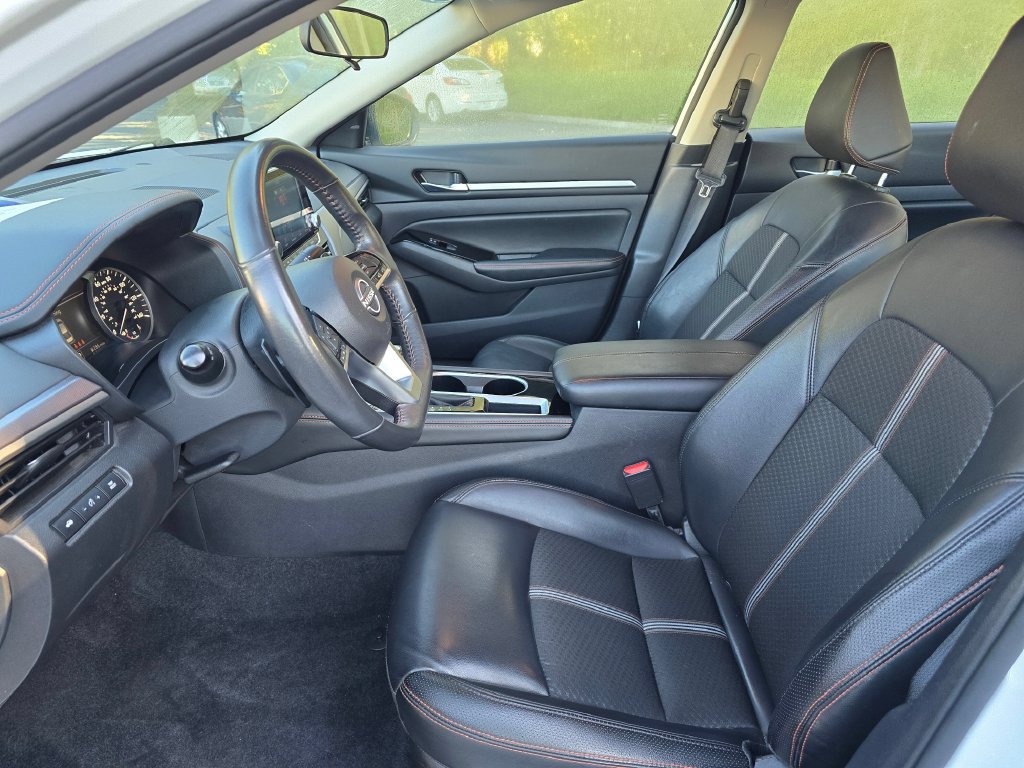 Used 2024 Nissan Altima 2.5 SR FWD image 11