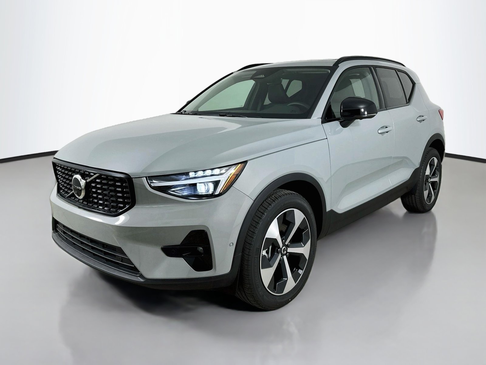 New 2026 Volvo XC40 B5 Plus w/ Protection Package Premier