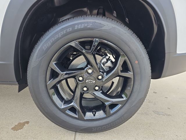 New 2026 Chevrolet Trax LT w/ Driver Confidence Package FWD image 32