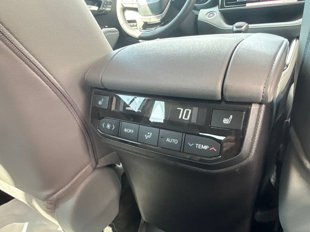 New 2026 Toyota Highlander Platinum AWD/4WD image 32
