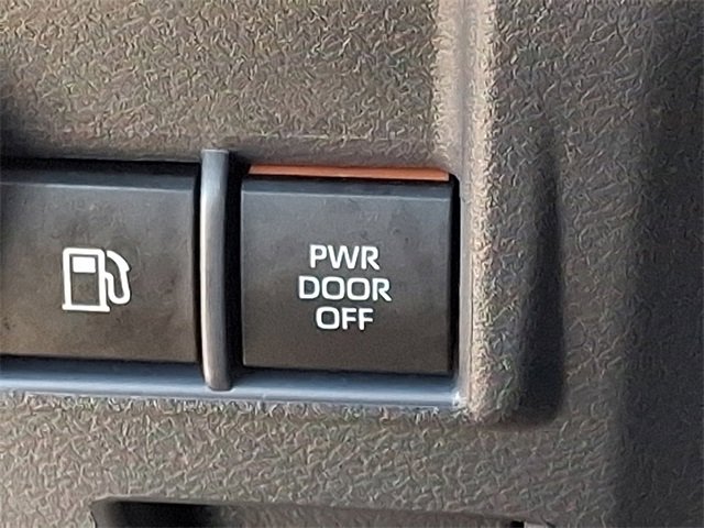 Used 2021 Toyota Sienna LE image 28