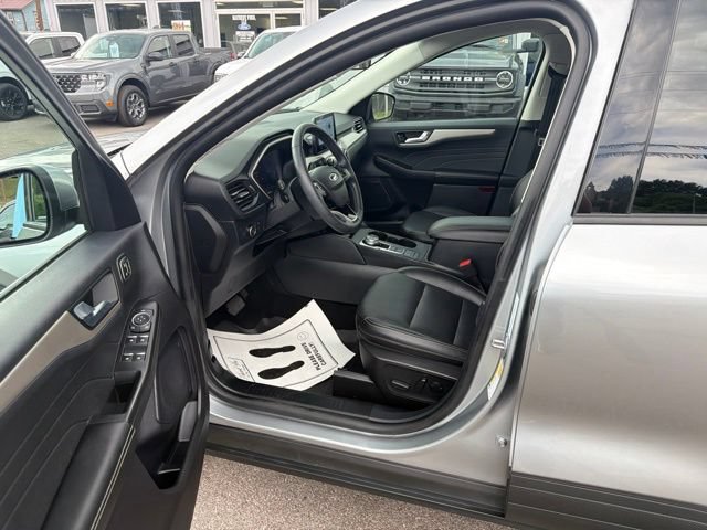 Used 2022 Ford Escape SEL w/ Technology Package AWD/4WD image 15
