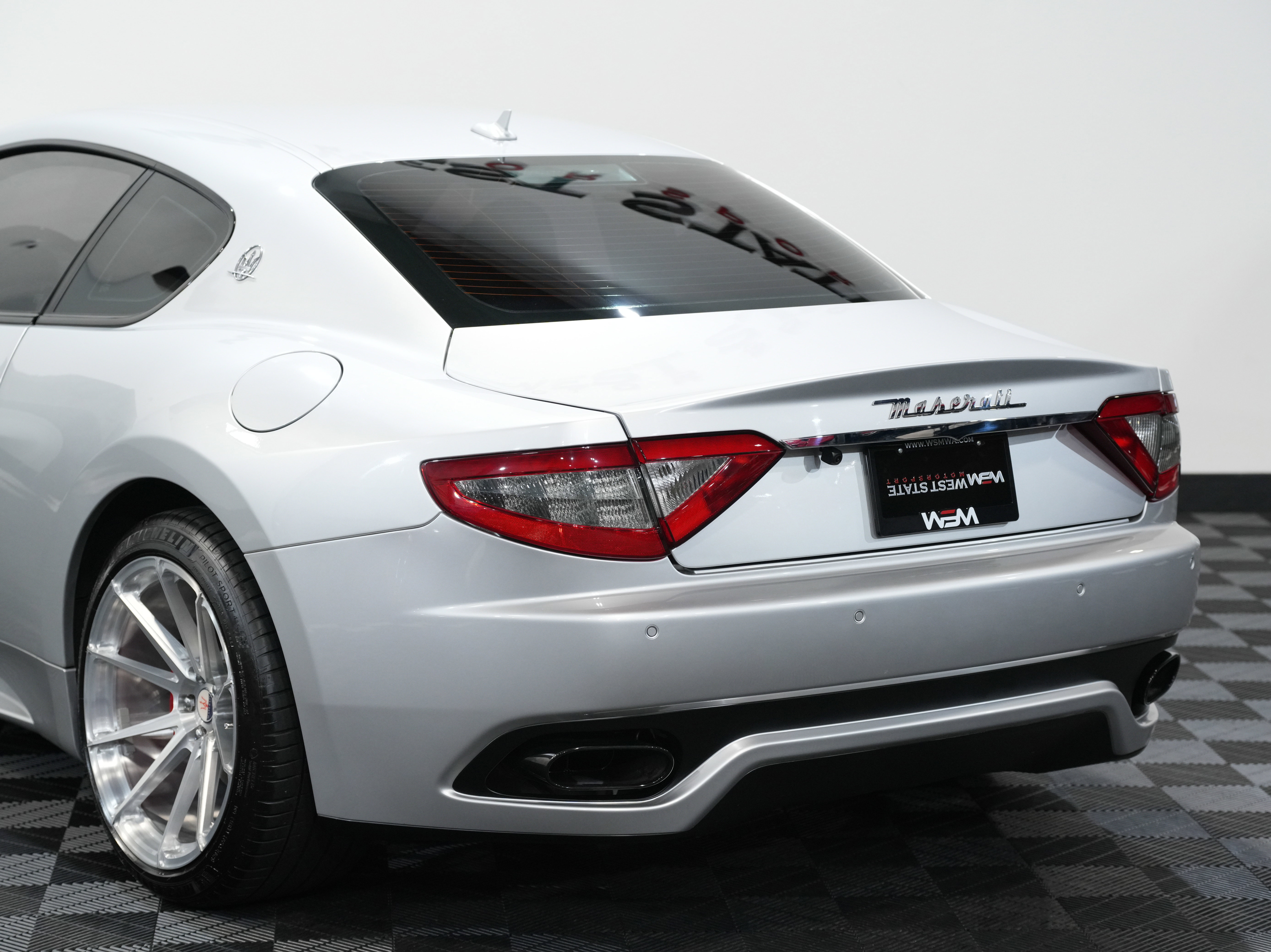 Used 2015 Maserati GranTurismo Sport image 18