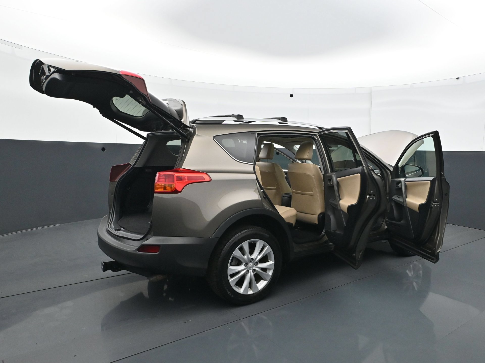 Used 2014 Toyota RAV4 Limited AWD/4WD image 34