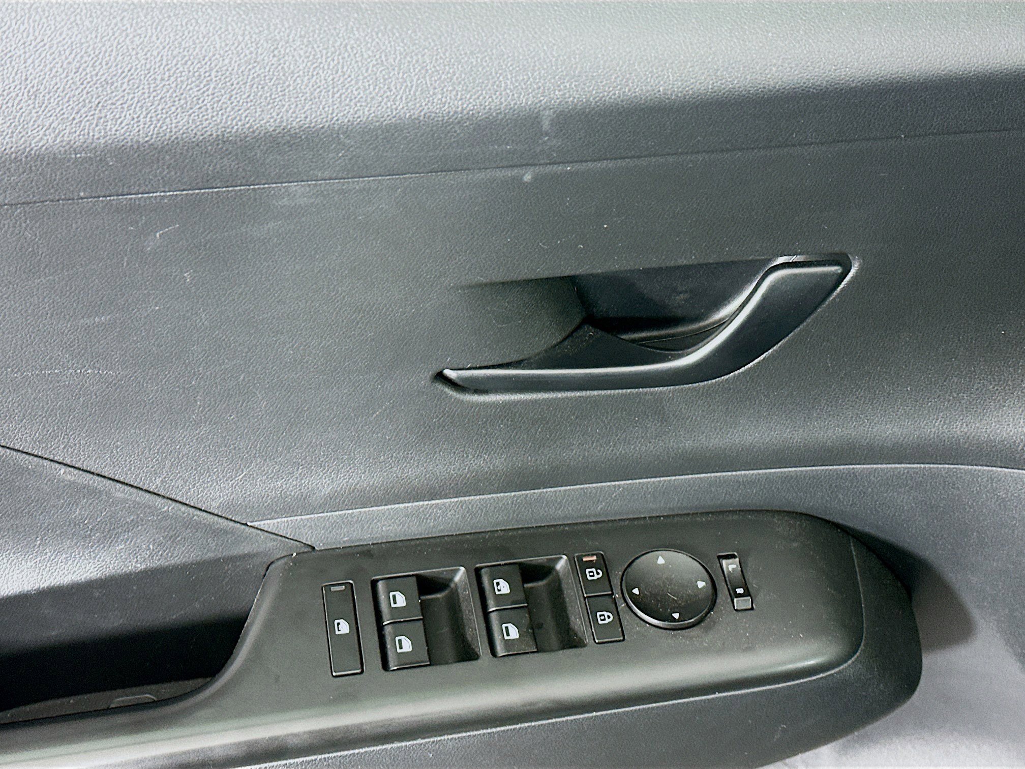 Used 2024 Hyundai Kona SEL FWD image 15