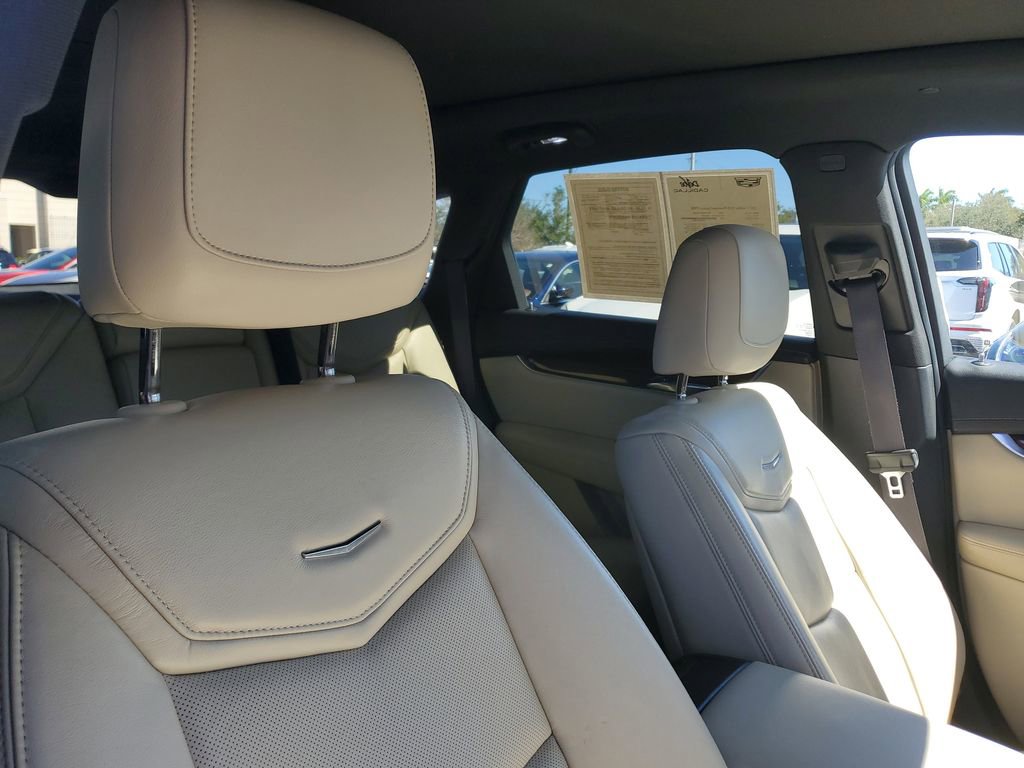 Used 2017 Cadillac XT5 Premium Luxury w/ Driver Assist Package image 23