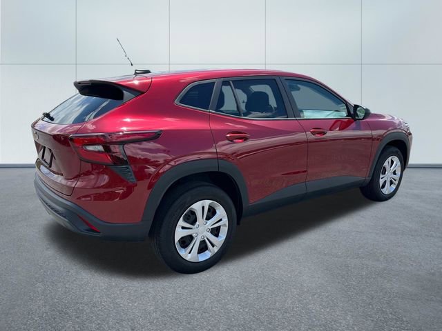 Used 2025 Chevrolet Trax LS FWD image 3