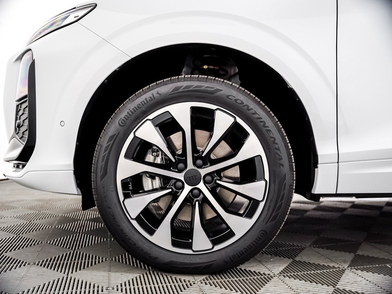 New 2026 Audi Q3 quattro 2.0T AWD/4WD image 4