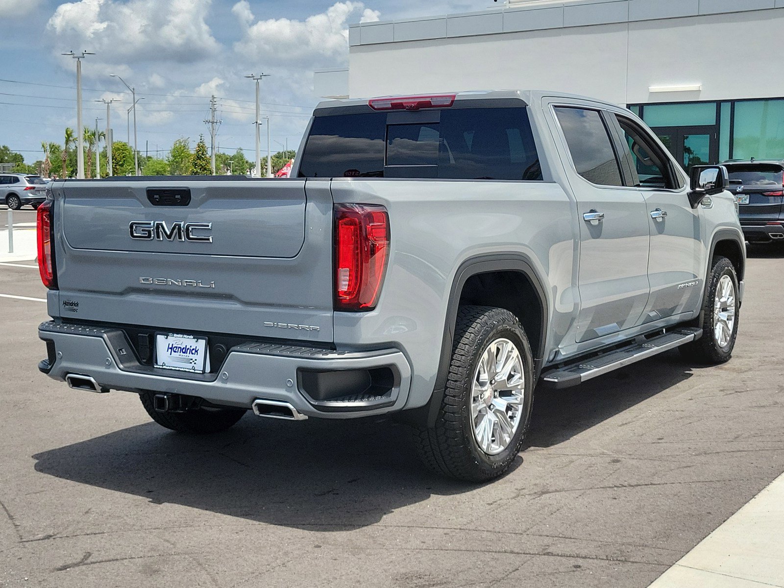 Used 2025 GMC Sierra 1500 Denali w/ Technology Package AWD/4WD image 7