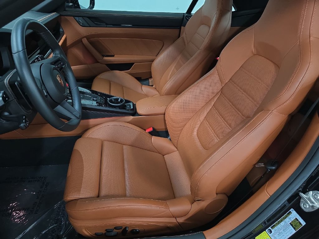 Certified 2025 Porsche 911 Carrera GTS RWD image 5