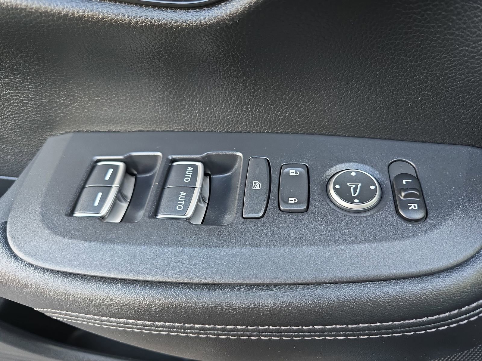 Used 2024 Honda HR-V EX-L image 29