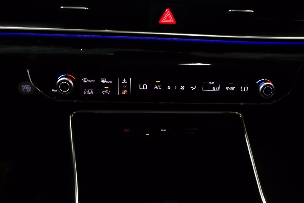 Used 2025 Kia Carnival SX Prestige FWD image 31