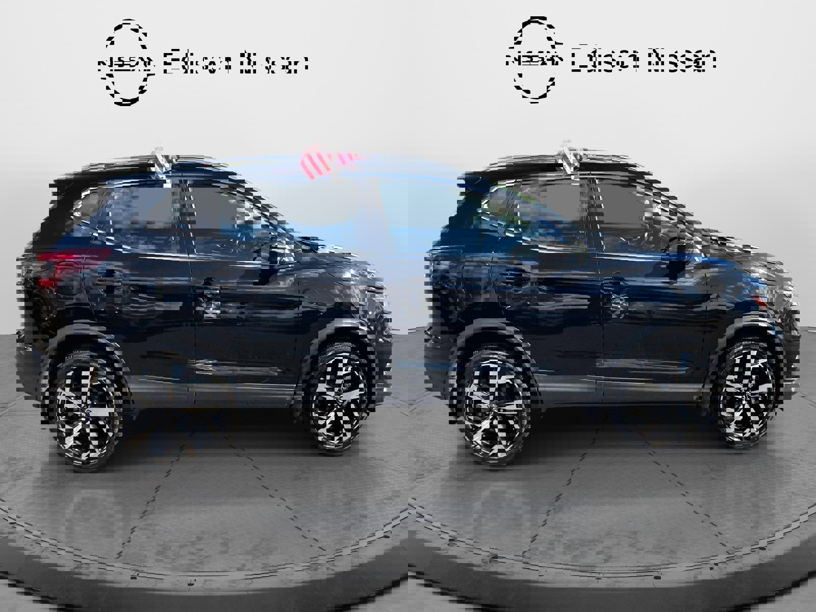 Used 2022 Nissan Rogue Sport SL w/ Premium Package image 4