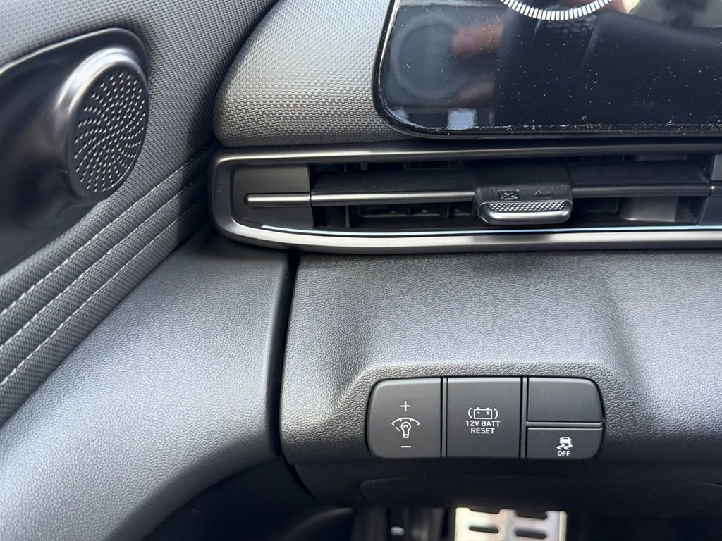 New 2026 Hyundai Elantra Sport FWD image 21