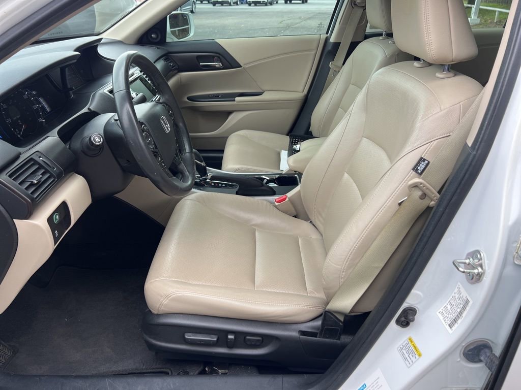 Used 2015 Honda Accord Touring image 21