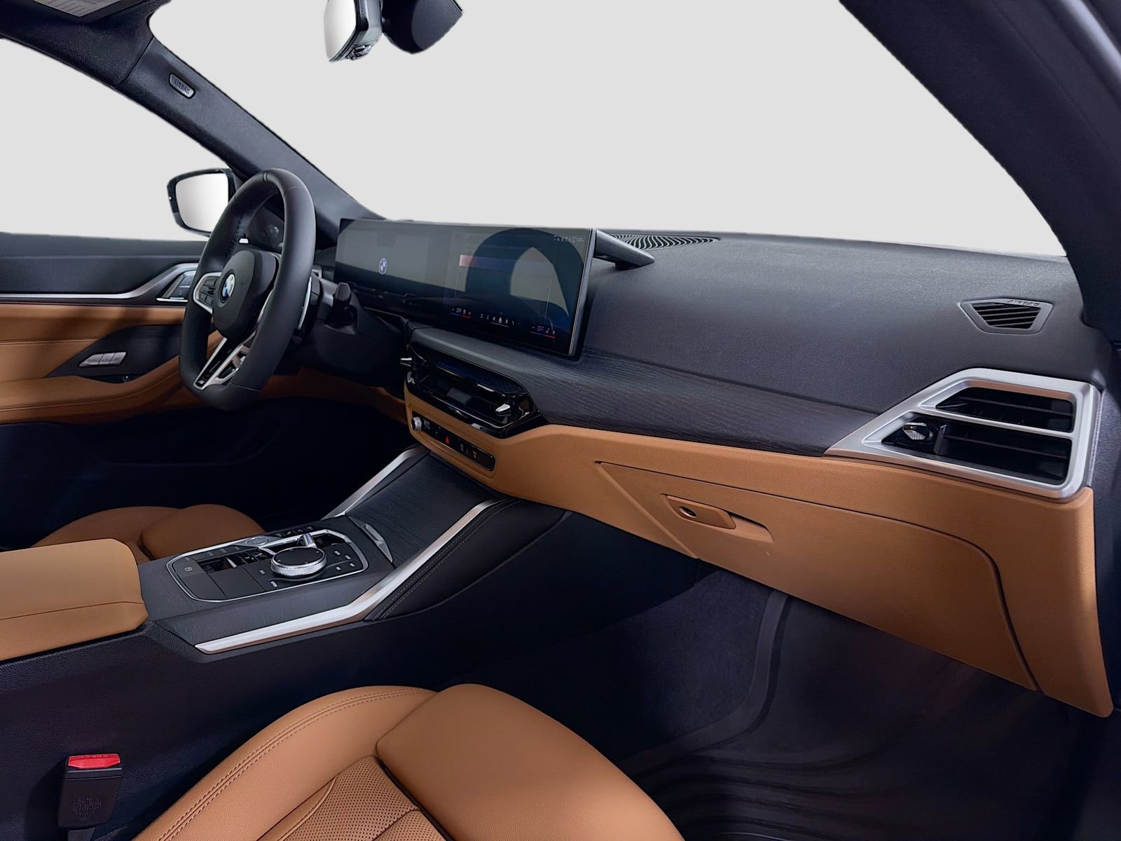 Used 2025 BMW 430i xDrive w/ M Sport Package image 32